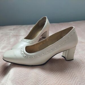Naturalizer's Classic Women's White Block Heel Pumps